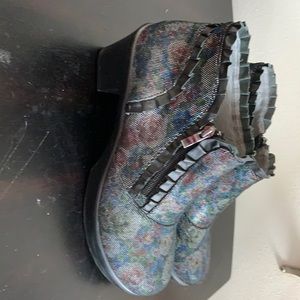 Size 10 Alegria Floral Booties